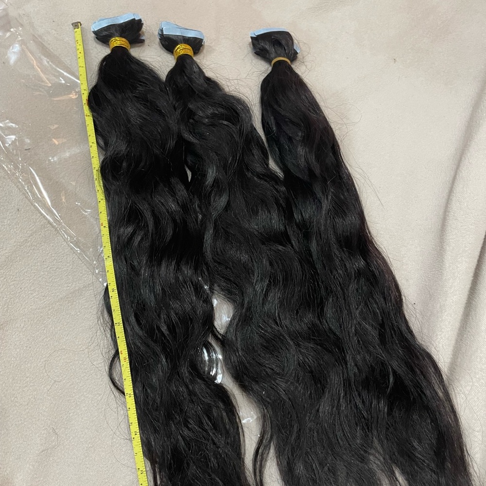 Tape-in Extensions -Wavy 18”/20 pcs natural color
